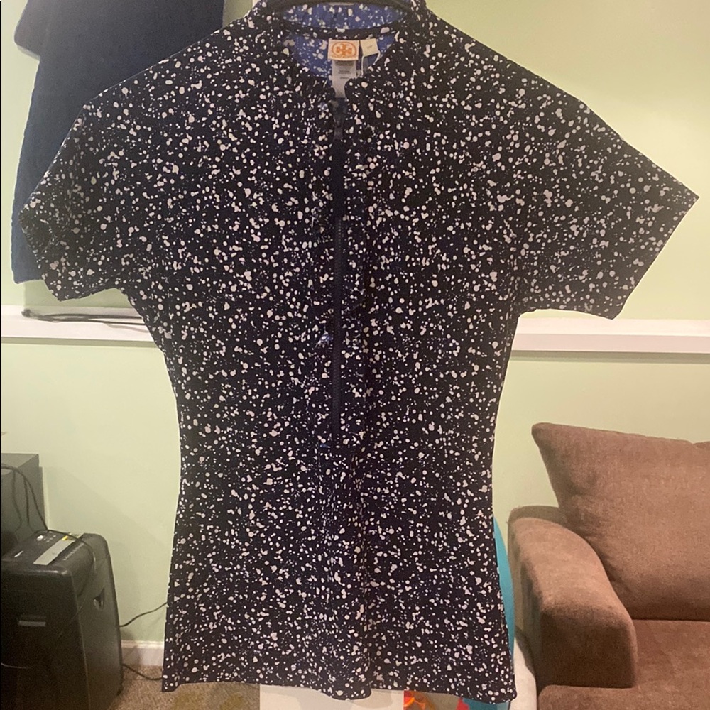 Women's Black and White Patterned Top